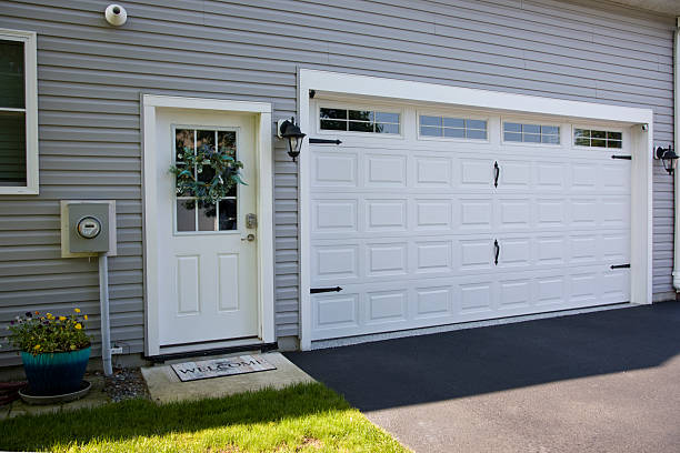 24/7 Emergency Garage Door Panel Replacement experts in Calumet, PA